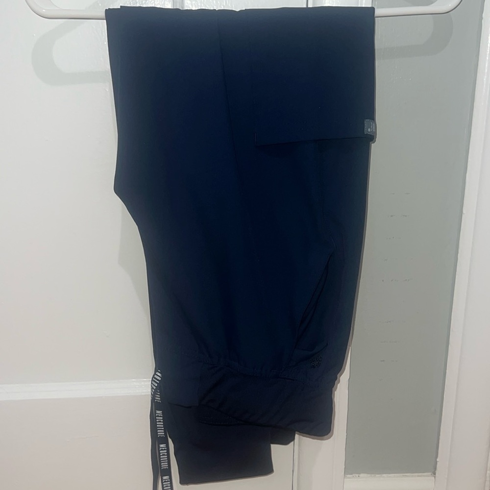 Women’s medcouture scrub pants: navy joggers